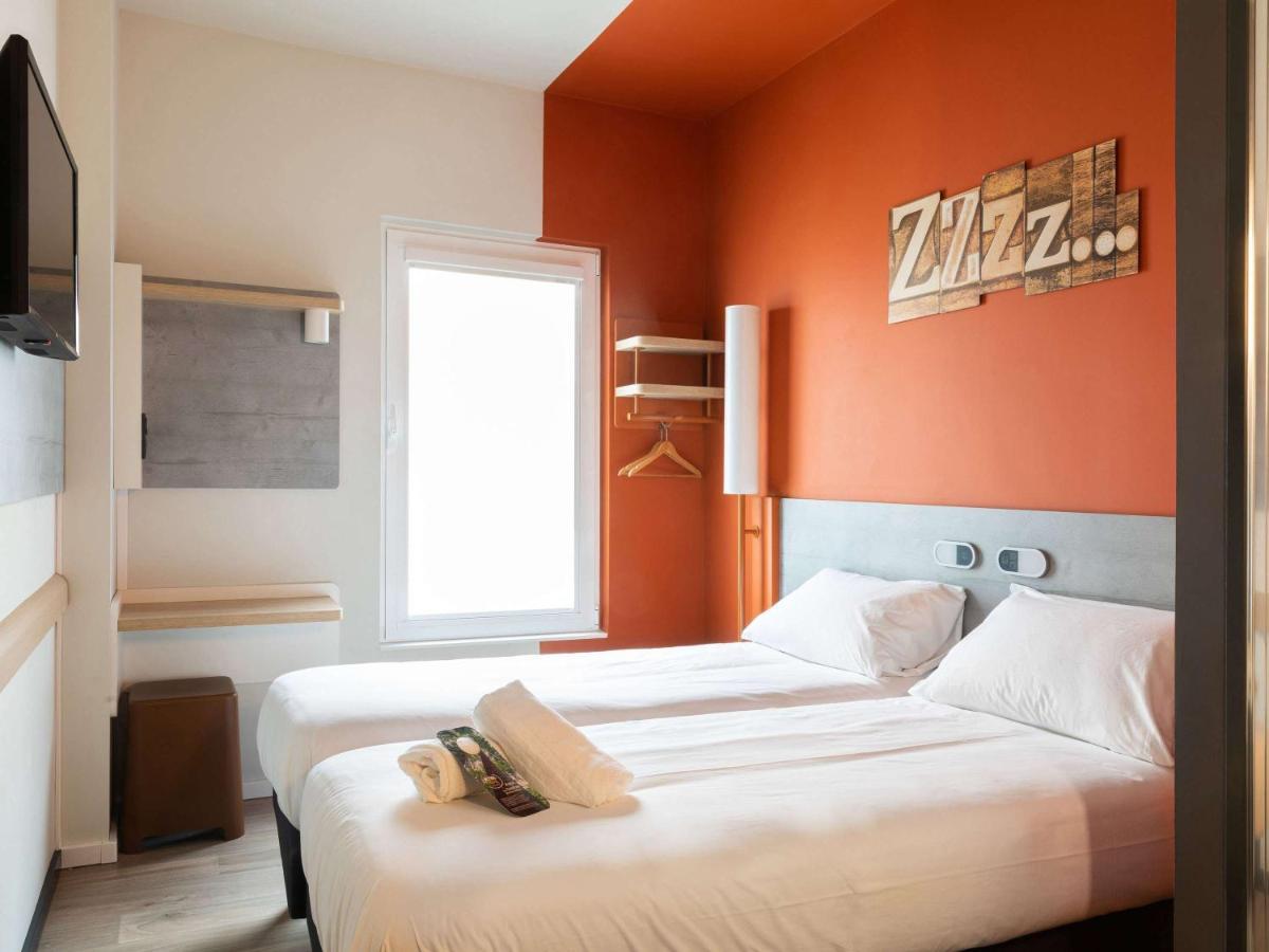 Ibis Budget Madrid Aeropuerto Exterior photo